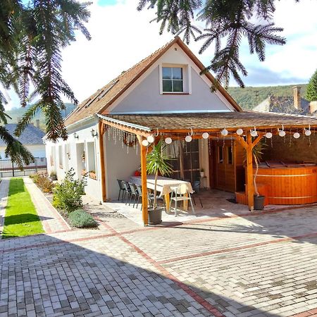 Borostyankut Wellness Home Bakonybél Екстериор снимка